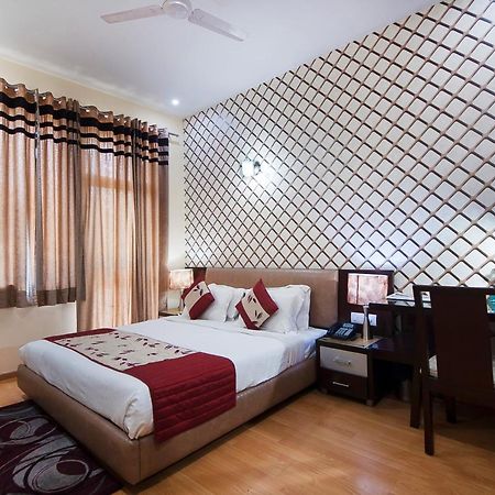 Imperial Apartments Huda City Gurgaon Zewnętrze zdjęcie