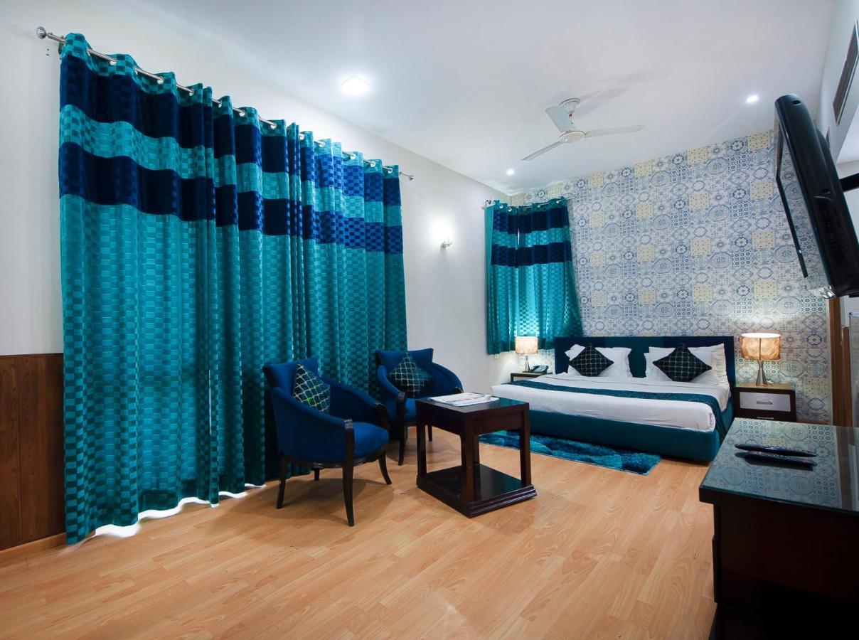Imperial Apartments Huda City Gurgaon Zewnętrze zdjęcie